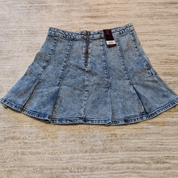 No Boundaries Dresses & Skirts - No Boundaries Denim Mini Skirt Juniors Sz 13 Acid Wash Pleated Exposed Zip Y2K